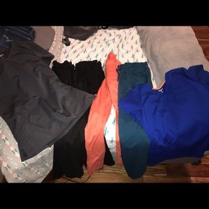 Women’s scrubs